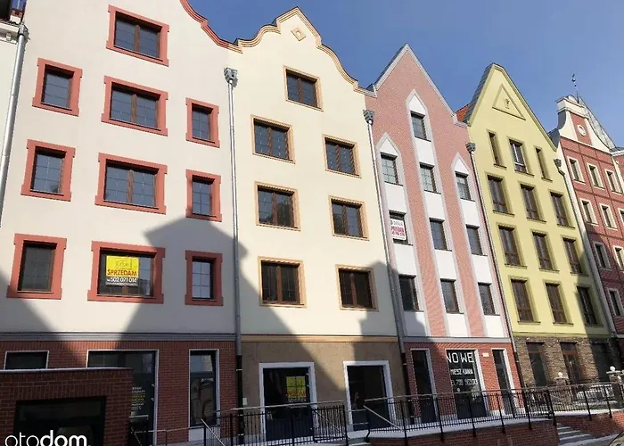 Old Town Apartment 1E